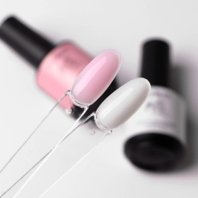 Gel con pincel Komilfo Bottle gel Milky White Intense, Blanco Intenso, 15 ml