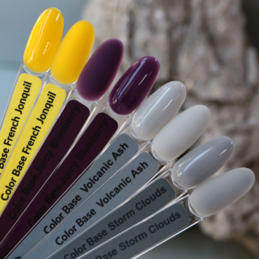 Base de color Storm Clouds Komilfo, Gris, 8 ml