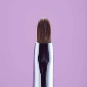 Pincel Natural Gel Oval 4 Kolinsky Komilfo, 8 mm