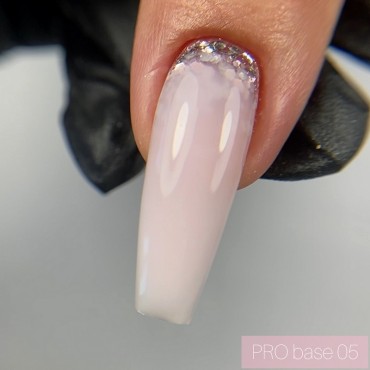 Pro Base Camuflaje Dark 05, Rosa Lechoso, 30 ml