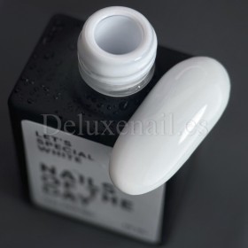 Gel Polish White 001 NAILSOFTHEDAY, esmalte semipermanente blanco, 10 ml