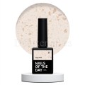 Potal Base 11 NAILSOFTHEDAY, base decorativa, blanco lechoso con trozos de foil dorado, 10 ml