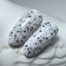 Potal Base 31 NAILSOFTHEDAY, base decorativa, blanco lechoso con hexágonos negro y rosa, 10 ml