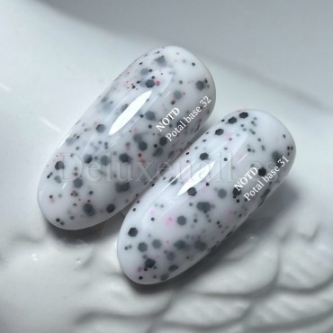 Potal Base 31 NAILSOFTHEDAY, base decorativa, blanco lechoso con hexágonos negro y rosa, 10 ml