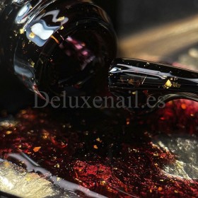 Malbec Base Potal 02 NAILSOFTHEDAY, base decorativa, marrón con trozos de foil dorado, 10 ml
