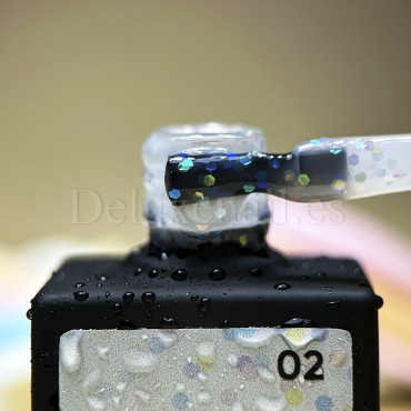 Party Base 02 NAILSOFTHENIGHT, base decorativa, blanco lechoso con hexágonos holográficos, 10 ml