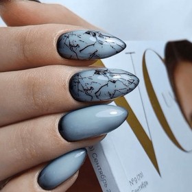 Placa Grande 25, Taki Da