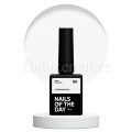 Cover Base Milk Shimmer 04 NAILSOFTHEDAY, base camuflaje, blanco lechoso con micro brillo, 10 ml