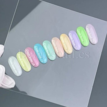 Cover Base 24 NAILSOFTHEDAY, base de color verde claro, 10 ml