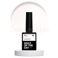 Cover Base Milk Shimmer 05 NAILSOFTHEDAY, base camuflaje, blanco lechoso con micro brillo rosado, 10 ml