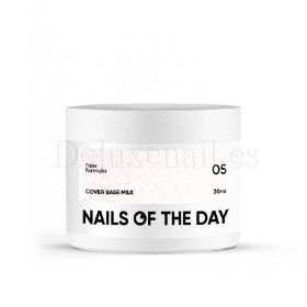 Cover Base Milk Shimmer 05 NAILSOFTHEDAY, blanco lechoso con micro brillo rosado, 30 ml