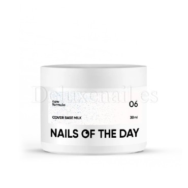 Cover Base Milk Shimmer 06 NAILSOFTHEDAY, base camuflaje, blanco lechoso con micro brillo azulado, 30 ml