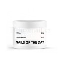 Cover Base Milk Shimmer 06 NAILSOFTHEDAY, base camuflaje, blanco lechoso con micro brillo azulado, 30 ml