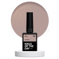 Cover Base Shimmer 30 NAILSOFTHEDAY, base camuflaje, beige con purpurina dorada, 10 ml
