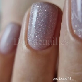 Pro Base Camuflaje Dark 19, Violeta con micro brillo, 15 ml