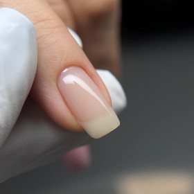 Iconic Gel 09 DARK, gel constructor líquido, beige cálido, 15 ml