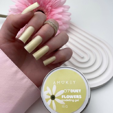 Duet Flowers Gel 07 Amokey DE LA RO, gel constructor de color amarillo mantequilla, 15 ml
