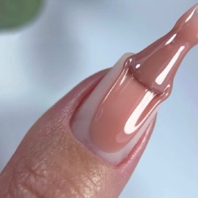 Cover Base 09 NAILSOFTHEDAY, base camuflaje, nude oscuro, 10 ml