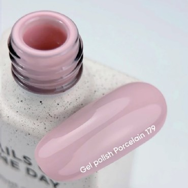 Gel Polish Porcelain 179 NAILSOFTHEDAY, esmalte semipermanente rosa claro empolvado, 10 ml