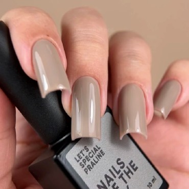 Gel Polish Praline 010 NAILSOFTHEDAY, esmalte semipermanente beige, 10 ml